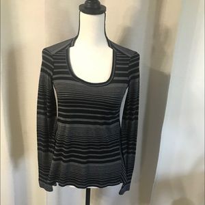 ELLA MOS .Very fashion top tunic silhouette